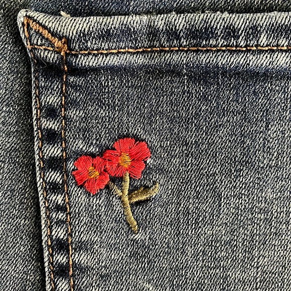 Express Denim Cut-Off Shots w/ Wildflower Appliqué - Picture 5 of 7